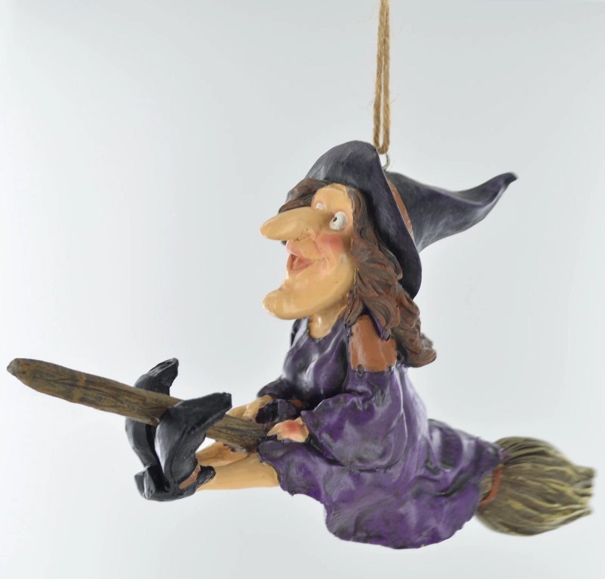 WITCH ON A BROOMSTICK W:24CM