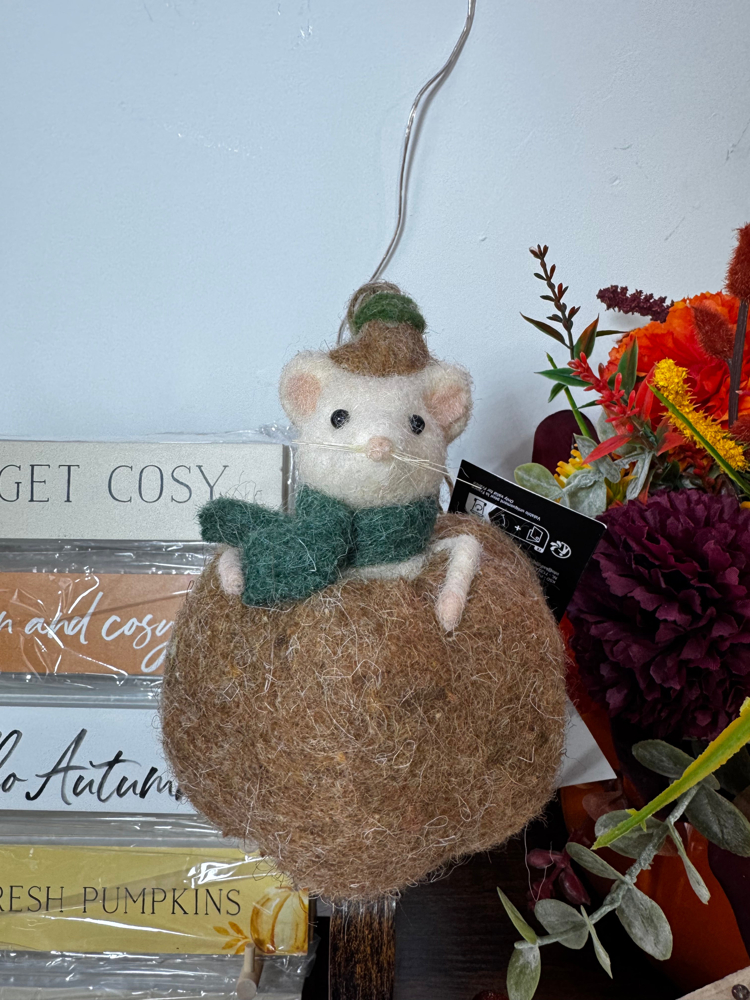 PUMPKIN FELT HANGER W/ MICE 12CM