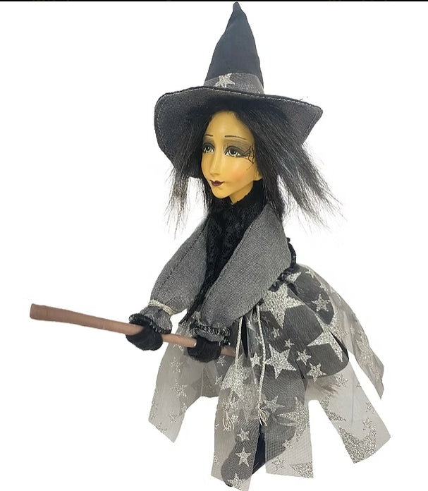 Cordelia Pendle Witch 30cm