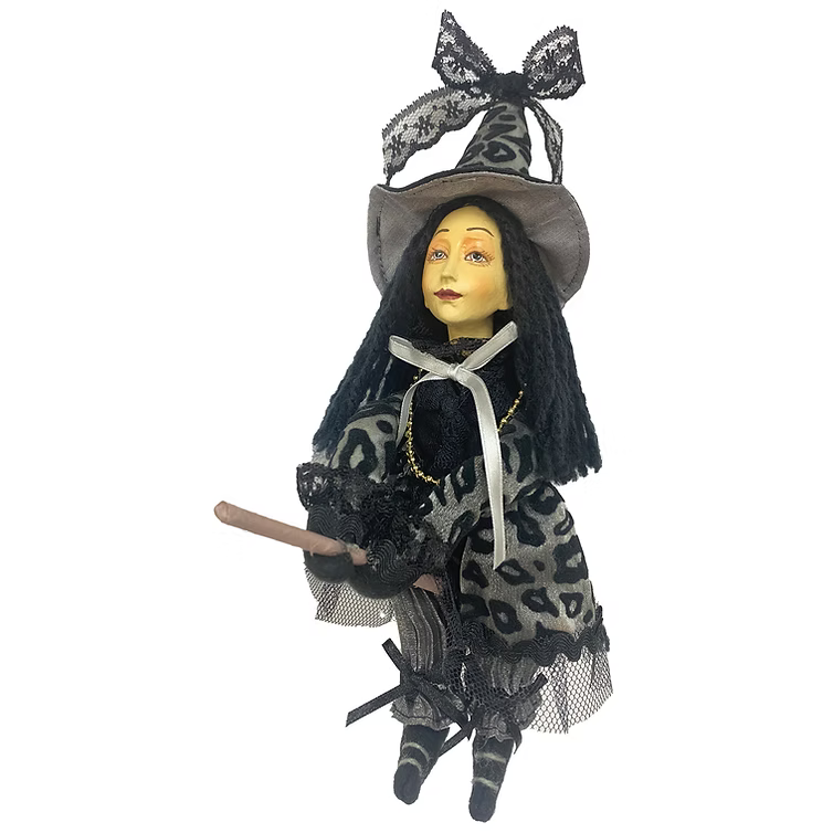 Daisy Pendle Witch 25cm flying
