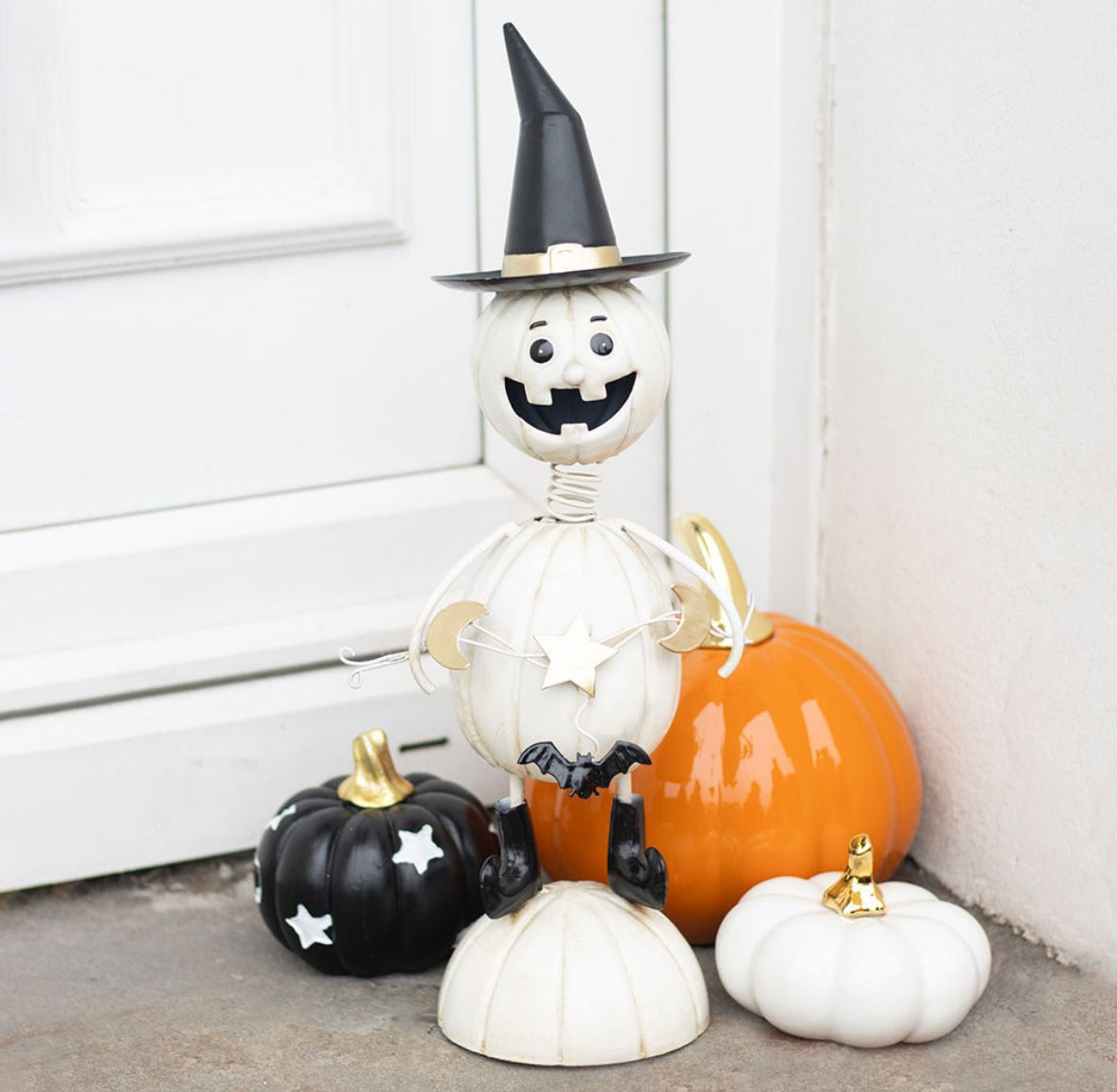 WHITE METAL PUMPKIN MAN ORNAMENT WITH WITCH HAT