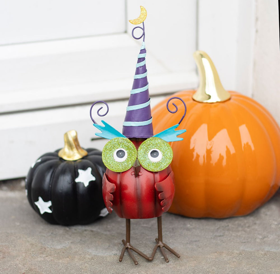 RED METAL OWL ORNAMENT WITH WITCH HAT