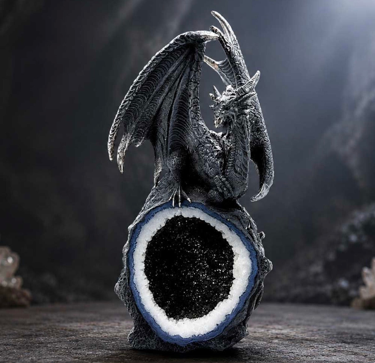 Midnight Crystal Overseer 22.6cm
