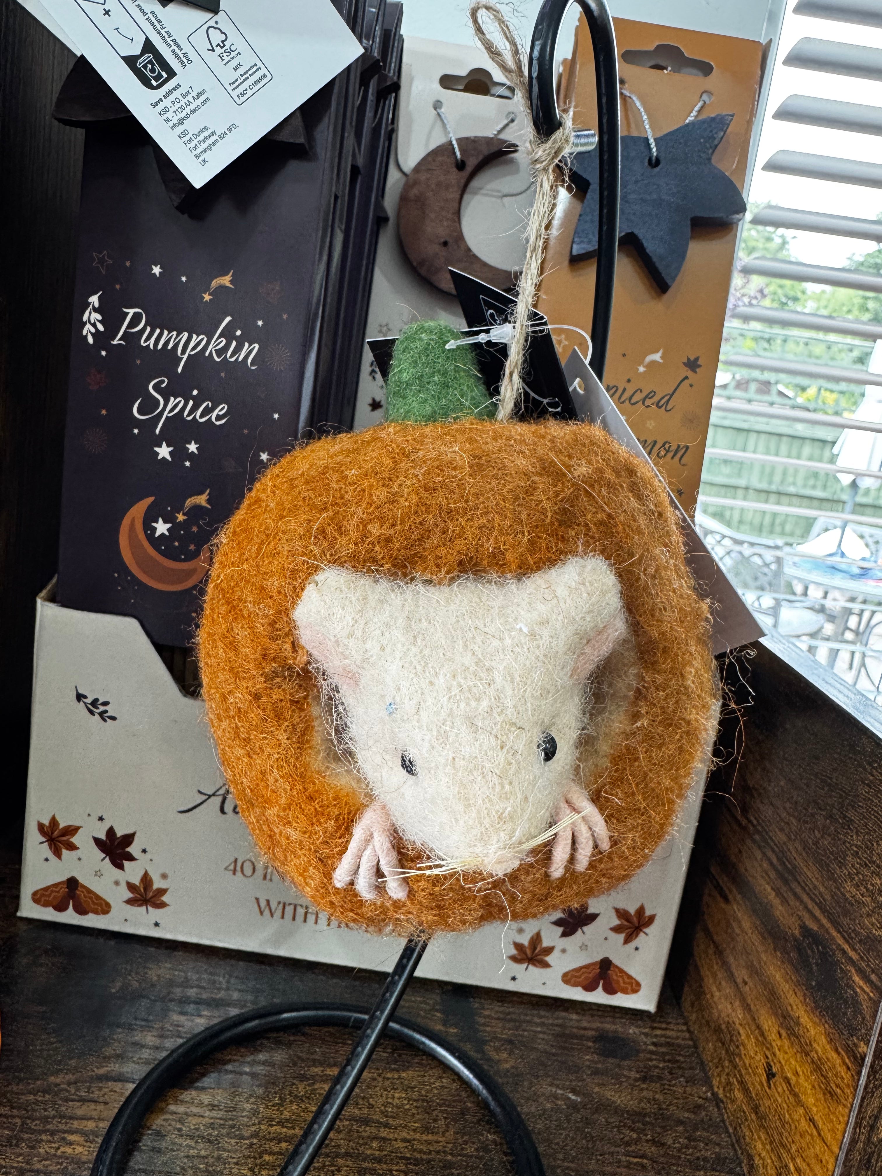 PUMPKIN FELT HANGER W/ MICE 12CM