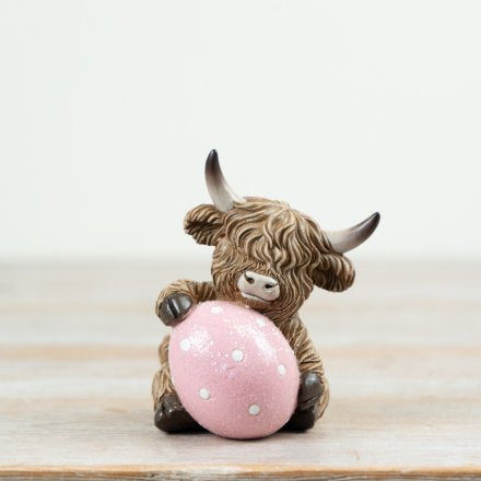 HIGHLAND COW WITH EASTER EGG DECO, 9.5CM